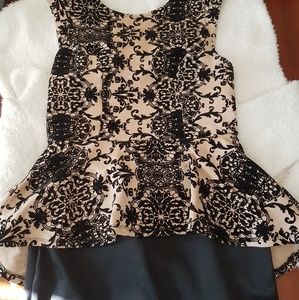 Floral pattern peplum dress with lace back